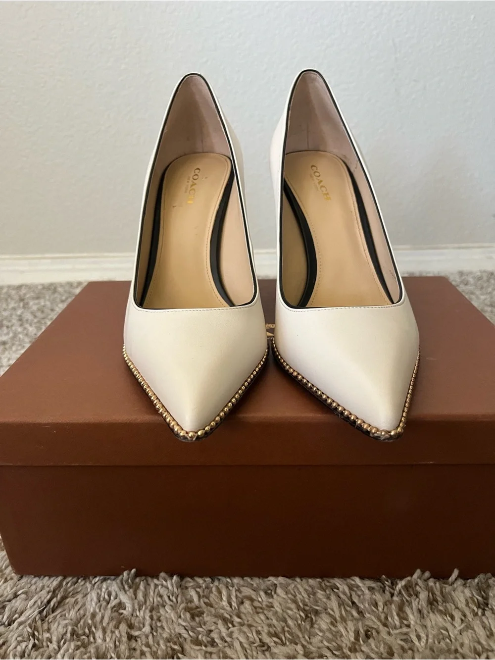 Coach Chalk Tamera Dress Nappa Chain Detail Pump Heels Women's Size 7.5 - Picture 5 of 14